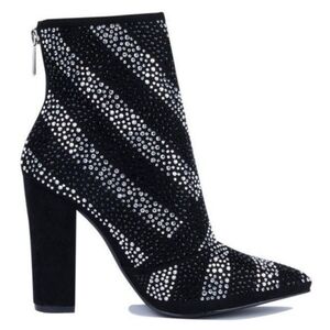CAPE ROBBIN Ankle Boots